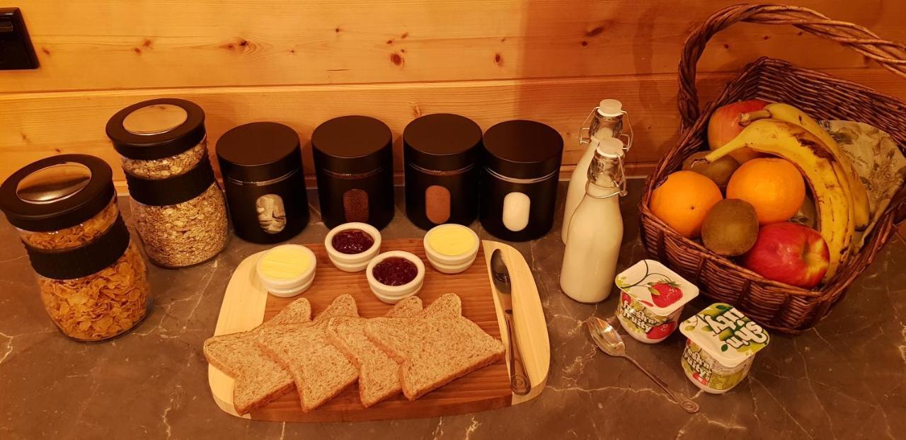 Cosy Cabin In The Paddocks - Breakfast Included Franz Josef Exterior photo